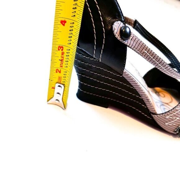 Kenzie Stacked Heel Peep Toe Unity Wedge Sandal Size 10 - Picture 9 of 11